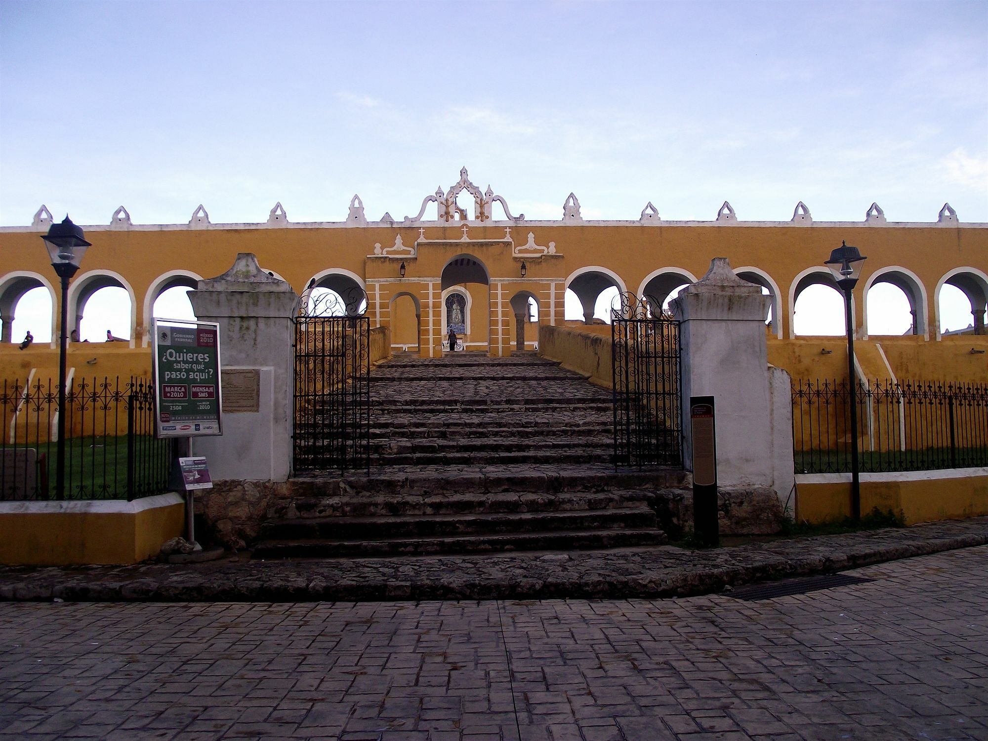 Hotel Hacienda De Исамал Екстериор снимка